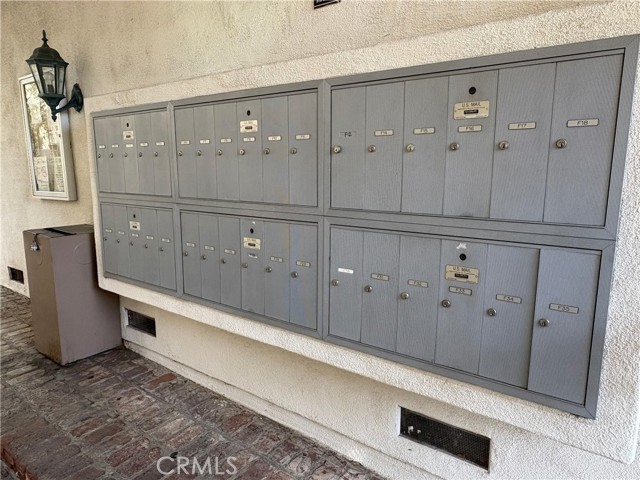 Detail Gallery Image 24 of 32 For 18619 Collins #F29,  Tarzana,  CA 91356 - 2 Beds | 2 Baths