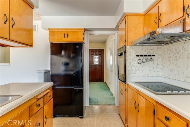516 E Creston Street, Santa Maria CA: https://media.crmls.org/medias/c0cc45bd-5a6d-48b8-aa73-ad539e24e932.jpg