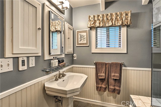 Detail Gallery Image 23 of 30 For 26637 Lake Forest Dr, Twin Peaks,  CA 92391 - 2 Beds | 2/1 Baths