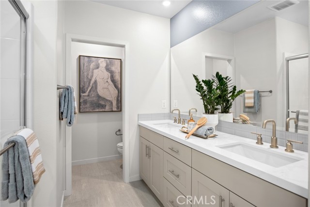 Detail Gallery Image 11 of 16 For 723 E. Route 66, Glendora,  CA 91740 - 3 Beds | 3/1 Baths