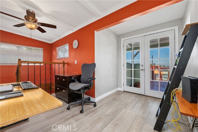 10739 Helendale photo 15