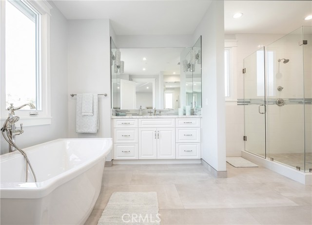 592 30th Street, Manhattan Beach, California 90266, 5 Bedrooms Bedrooms, ,6 BathroomsBathrooms,Residential,Sold,30th,SB20102255