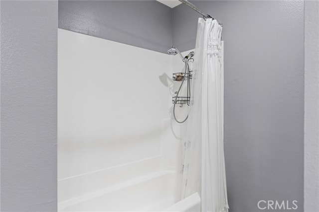 Detail Gallery Image 13 of 23 For 5523 Pioneer Bld, Whittier,  CA 90601 - 2 Beds | 2/1 Baths