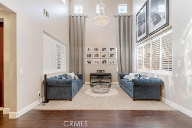 7681 Stonegate Drive, Eastvale CA: https://media.crmls.org/medias/c0cfb28b-e735-4ce0-a43d-35a27d019dcd.jpg