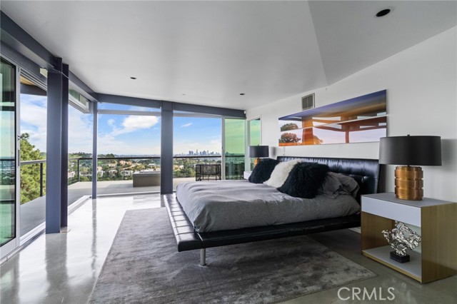 Detail Gallery Image 27 of 52 For 2917 Durand Dr, Los Angeles,  CA 90068 - 3 Beds | 2/1 Baths