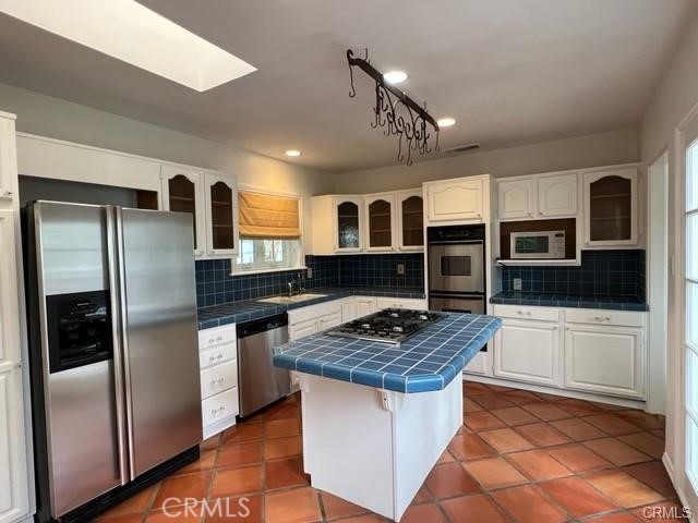 4345 Kraft Avenue, Studio City CA: https://media.crmls.org/medias/c0d0364b-7680-4432-a387-6499b7f0dbf4.jpg