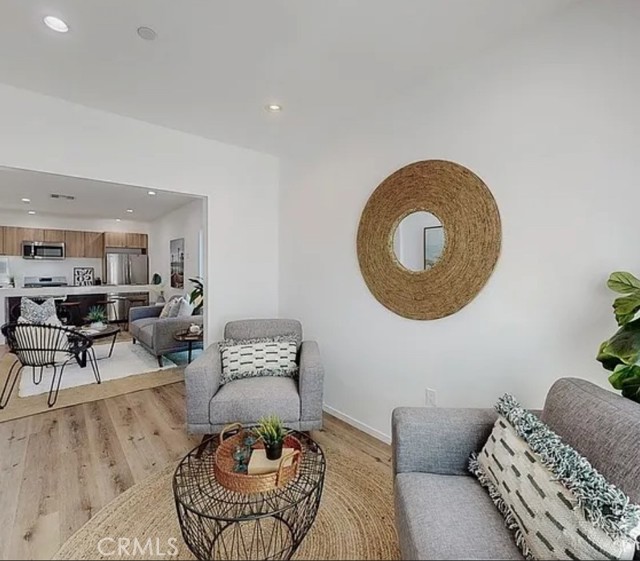 Detail Gallery Image 5 of 20 For 6344 Camellia #6346,  North Hollywood,  CA 91606 - 4 Beds | 3 Baths