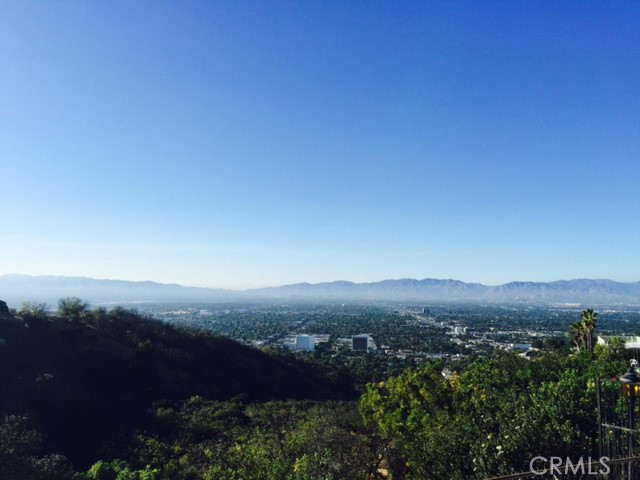 14687 Deervale Place, Sherman Oaks CA: https://media.crmls.org/medias/c0d0f7ec-5d4c-4b74-a835-6e1d2d334e2f.jpg