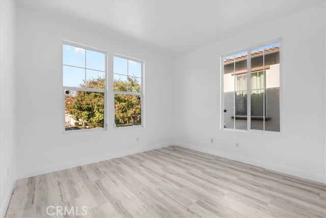 Detail Gallery Image 8 of 19 For 665 E. Riverside Dr. #3,  Ontario,  CA 91761 - 3 Beds | 2/1 Baths