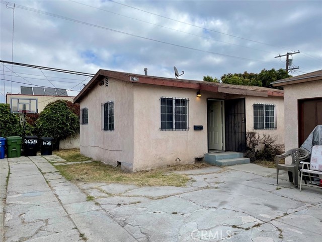 1621 W 82nd Street, Los Angeles CA: https://media.crmls.org/medias/c0d2463c-96db-4c71-834b-27f4737d9de5.jpg