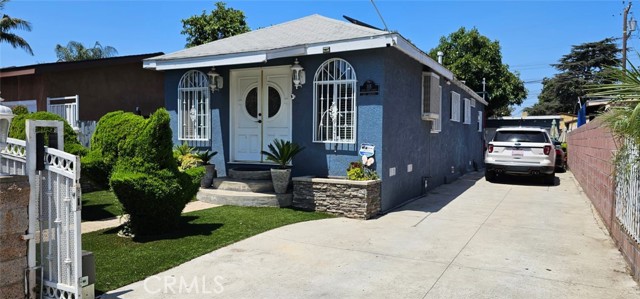 115 E 69th Street, Long Beach CA: https://media.crmls.org/medias/c0d2b41a-b8a9-4621-8729-c3d34e1ed480.jpg