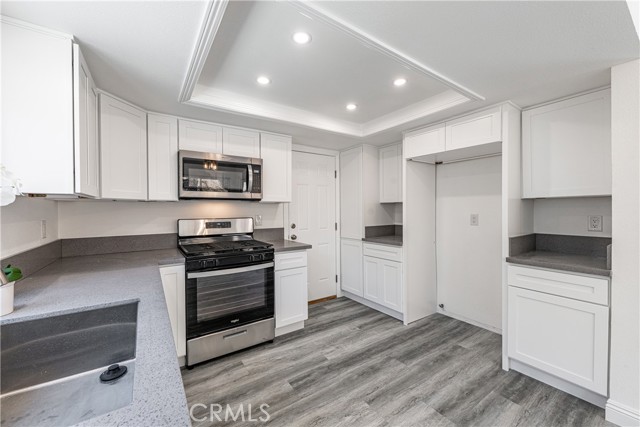 Detail Gallery Image 14 of 49 For 14791 Mountain High Dr, Fontana,  CA 92337 - 4 Beds | 2/1 Baths