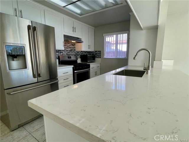 16135 Reed Court, Fontana CA: https://media.crmls.org/medias/c0d2dc3e-929b-49f9-b0c4-6244667bbc87.jpg
