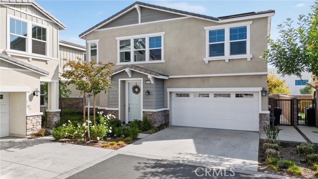 16765 Stags Leap Lane, Fontana CA: https://media.crmls.org/medias/c0d31bf6-07a1-4ab3-a984-16548a8f6521.jpg