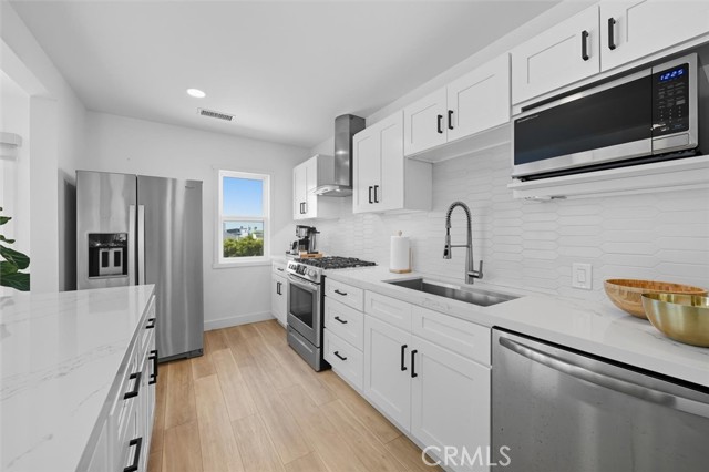 609 Gertruda, Redondo Beach, California 90277, 3 Bedrooms Bedrooms, ,3 BathroomsBathrooms,Residential,Sold,Gertruda,SB25261924