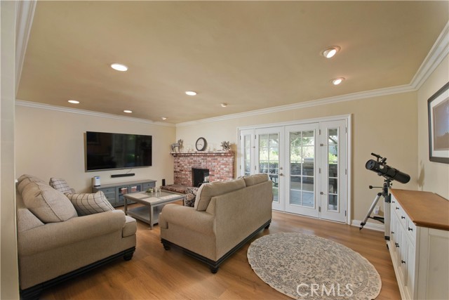 1546 Deodora Street photo 4