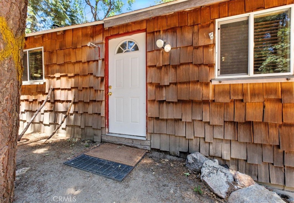 22166 Crestline Road