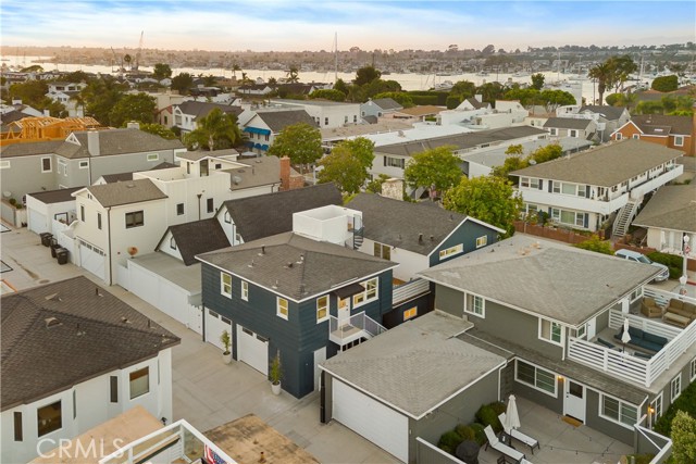 1585 Miramar Drive, Newport Beach CA: https://media.crmls.org/medias/c0d4c9de-98f9-4aa7-99e6-0d4ca95990e7.jpg