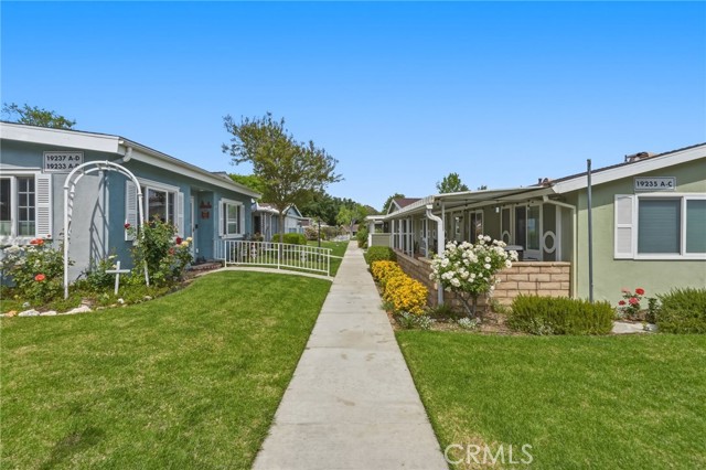 Detail Gallery Image 27 of 47 For 19237 Avenue of the Oaks #B,  Newhall,  CA 91321 - 2 Beds | 1 Baths