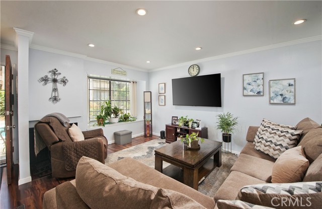 Detail Gallery Image 3 of 18 For 14924 Nordhoff St #12,  North Hills,  CA 91343 - 2 Beds | 1/1 Baths