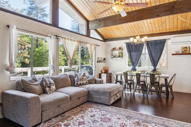 Detail Gallery Image 3 of 16 For 22868 Laurel Ln, Crestline,  CA 92325 - 3 Beds | 2 Baths