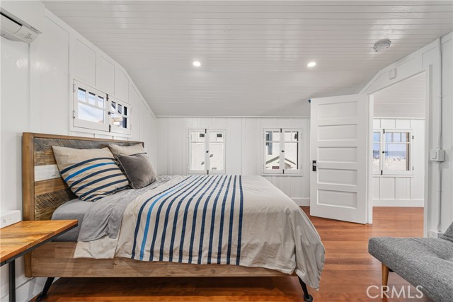 Detail Gallery Image 16 of 33 For 2500 W Oceanfront, Newport Beach,  CA 92663 - 3 Beds | 3 Baths
