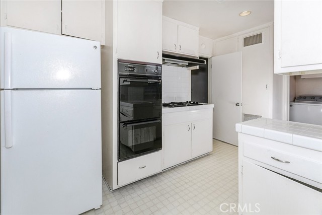 Detail Gallery Image 18 of 33 For 13727 Leadwell St, Van Nuys,  CA 91405 - 3 Beds | 1/1 Baths