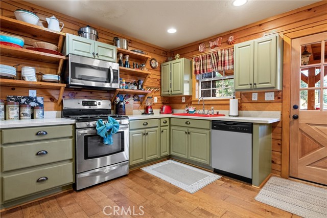 505 Barrett Way, Big Bear City CA: https://media.crmls.org/medias/c0d7e457-c02e-49cf-9bce-5f17c0a22e7b.jpg