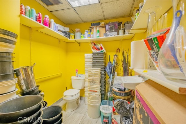 515 S Olive Street, Los Angeles CA: https://media.crmls.org/medias/c0d82e7b-d993-4161-97ff-784b2a254290.jpg