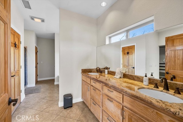 7423 Juniper Road, Joshua Tree CA: https://media.crmls.org/medias/c0d84610-8911-45d0-a1f5-d22976f5fcad.jpg