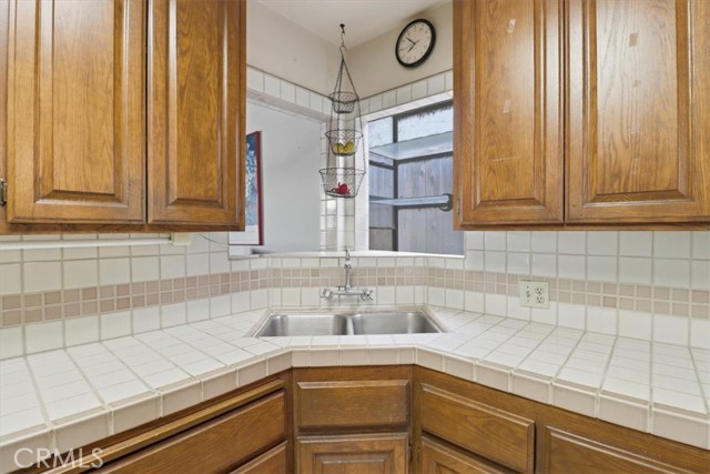 Detail Gallery Image 12 of 39 For 2103 Harriman, Redondo Beach,  CA 90278 - 4 Beds | 3 Baths