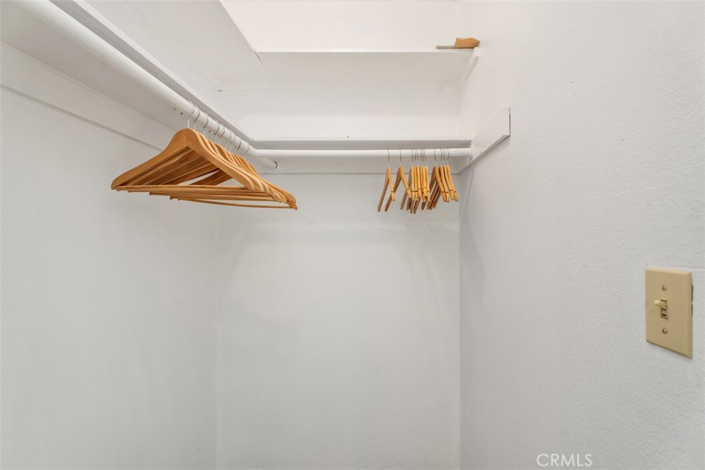 https://media.crmls.org/medias/c0daeb78-7c5b-4a16-8339-17c812c3922b.jpg?preset=X-Large