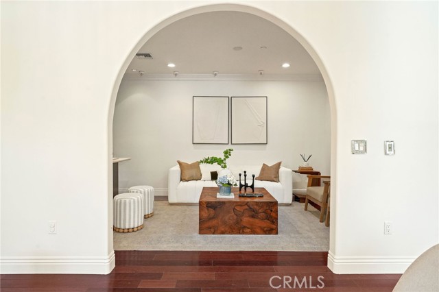 Detail Gallery Image 21 of 64 For 3115 Ellington, Los Angeles,  CA 90068 - 4 Beds | 4 Baths