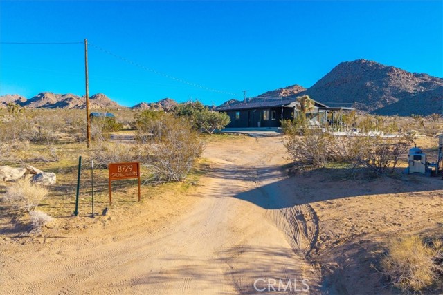 8729 Rock Haven Road, Joshua Tree CA: https://media.crmls.org/medias/c0dc24e7-1930-46a3-a73b-923e0780c332.jpg