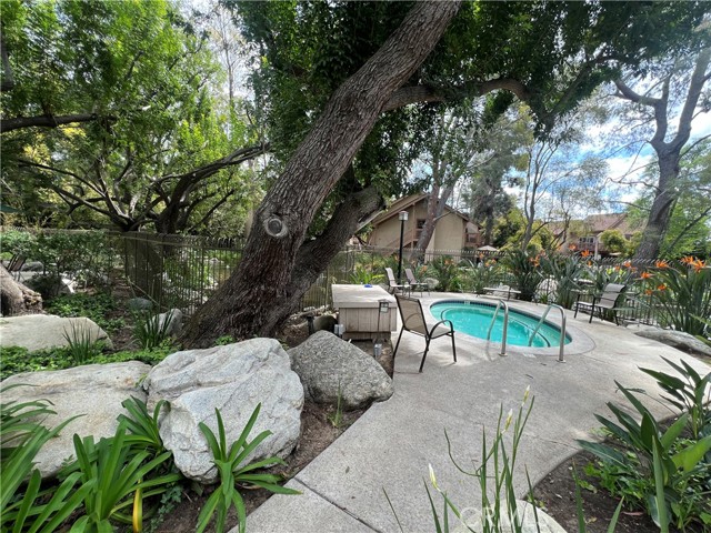 Detail Gallery Image 15 of 18 For 7101 Farralone Ave #143,  Canoga Park,  CA 91303 - 1 Beds | 1 Baths