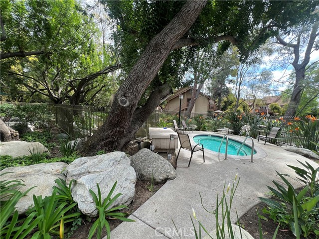 Detail Gallery Image 15 of 18 For 7101 Farralone Ave #143,  Canoga Park,  CA 91303 - 1 Beds | 1 Baths