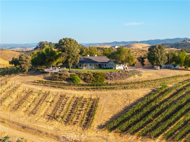 1825 Nygren Road, San Miguel CA: https://media.crmls.org/medias/c0dccc6f-1fab-4c21-93c7-9970f95c2440.jpg