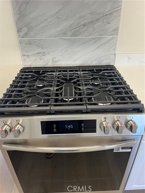 1231 Webster Street, Redlands CA: https://media.crmls.org/medias/c0dd0d38-8615-4fb0-ba76-fd00650f9aa4.jpg