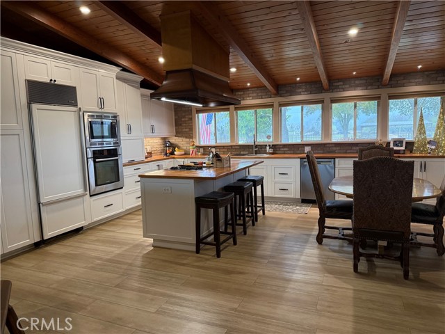 Detail Gallery Image 14 of 47 For 25565 Road 13, Chowchilla,  CA 93610 - 4 Beds | 3 Baths