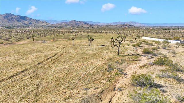 Detail Gallery Image 3 of 9 For 24625 Cahuilla Rd, Apple Valley,  CA 92307 - – Beds | – Baths