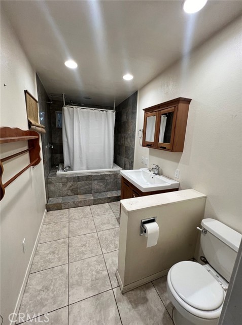 Detail Gallery Image 10 of 13 For 2616 Secret Dr, Running Springs,  CA 92382 - 4 Beds | 2/1 Baths