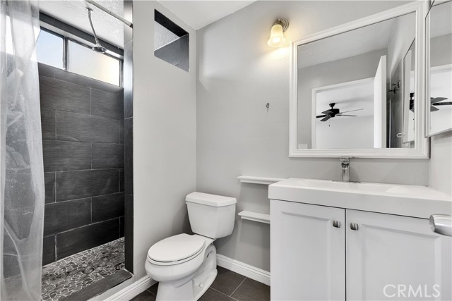 Detail Gallery Image 23 of 31 For 18445 Hatteras #403,  Tarzana,  CA 91356 - 2 Beds | 2 Baths