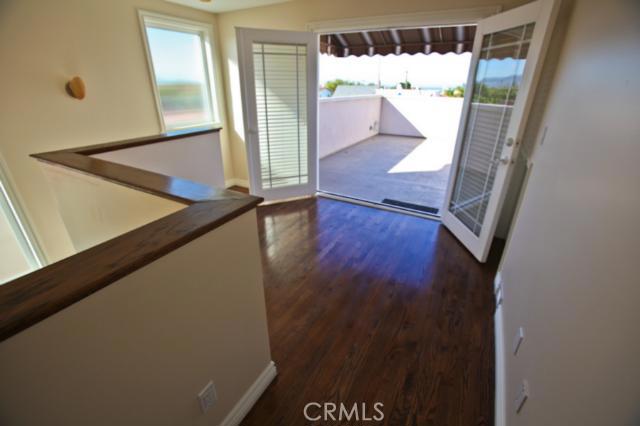 215 Irena Avenue, Redondo Beach, California 90277, 4 Bedrooms Bedrooms, ,3 BathroomsBathrooms,Residential,Sold,Irena,S11023009