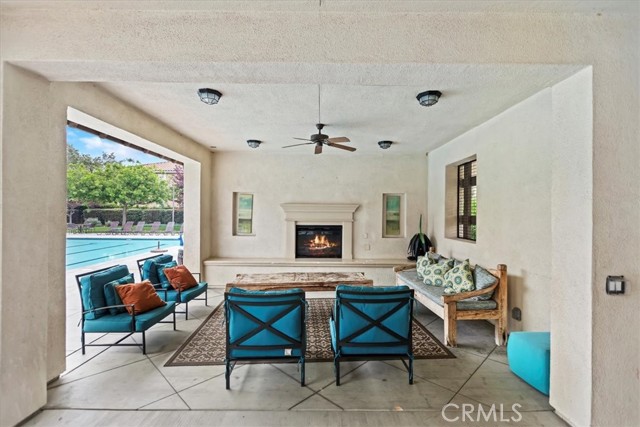 2932 Via Fiano, Ontario CA: https://media.crmls.org/medias/c0e19e32-2526-4f70-9000-4c521eadc6c1.jpg
