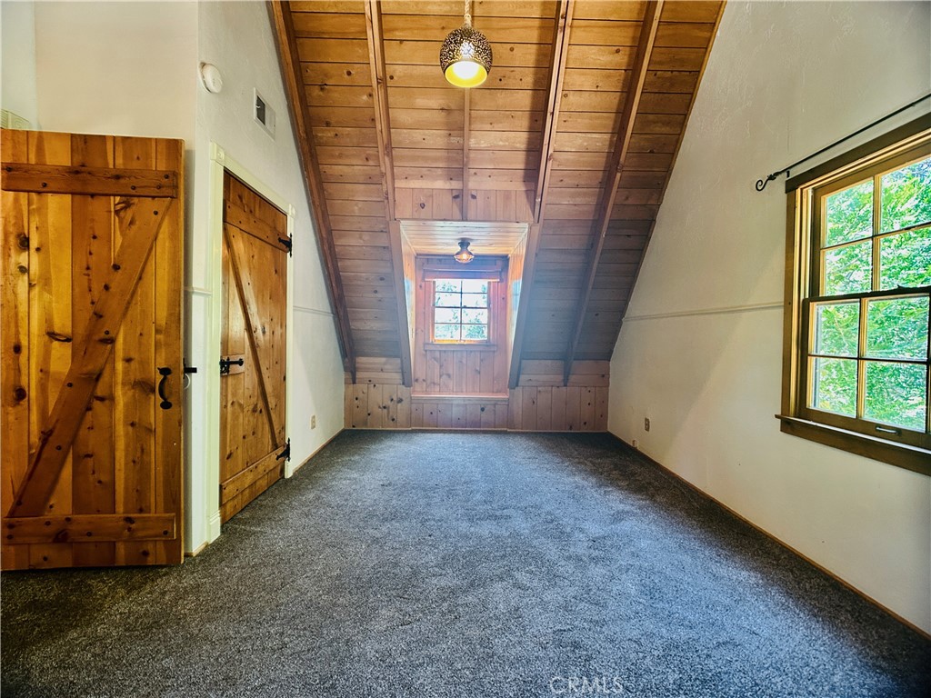 https://media.crmls.org/medias/c0e2f31b-8512-4423-a2a7-0dcea15f3192.jpg?preset=X-Large