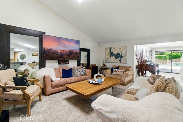 342 Canyon View Drive, Calimesa CA: https://media.crmls.org/medias/c0e47fdd-1b08-4fd3-8bd2-9c47105efcaf.jpg