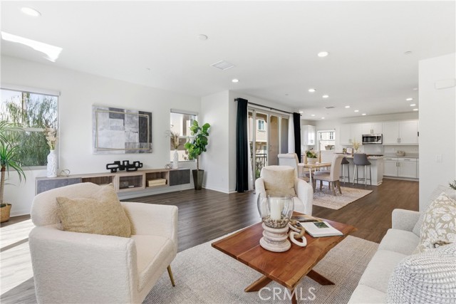 Detail Gallery Image 8 of 33 For 600 Shadowbrook, Lake Forest,  CA 92610 - 4 Beds | 3/1 Baths