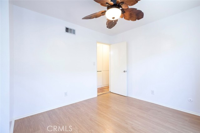 18119 Calvert Street photo 18
