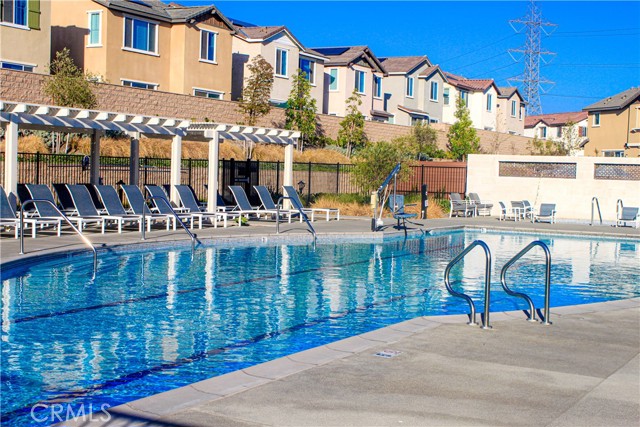 Detail Gallery Image 30 of 34 For 16281 Castello Ln #2,  Fontana,  CA 92336 - 3 Beds | 2/1 Baths