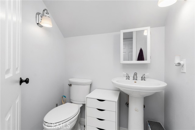 Detail Gallery Image 19 of 24 For 449 N via Napoli, Anaheim,  CA 92806 - 3 Beds | 1/1 Baths